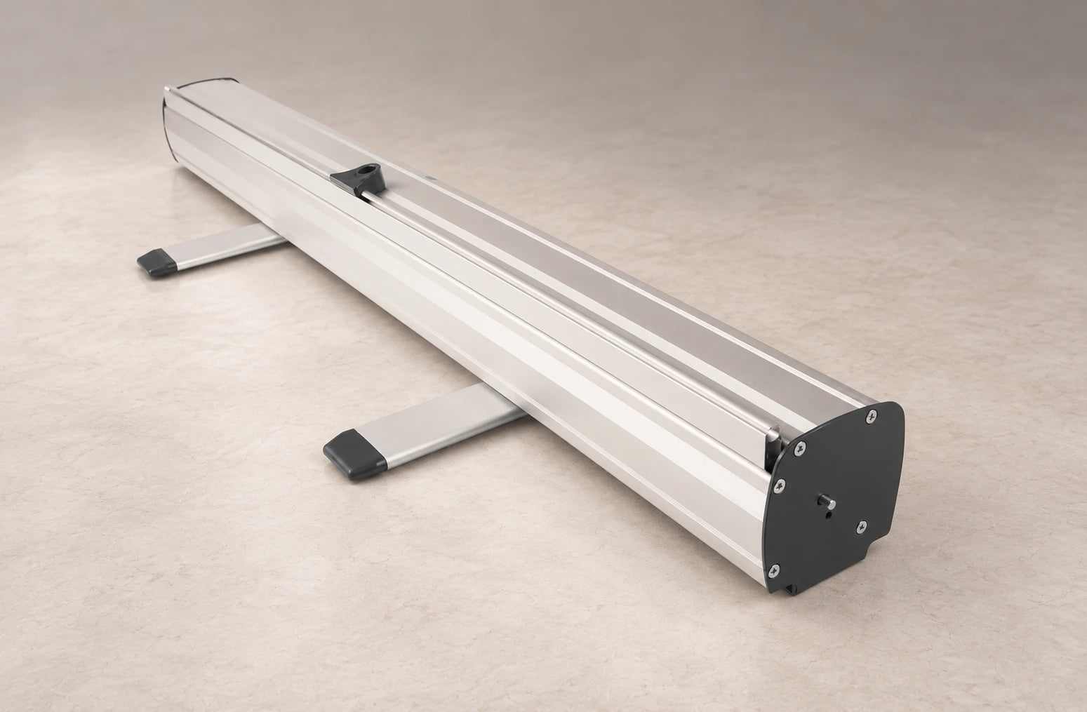 Pro roll-up cassette with both swivel feet extended