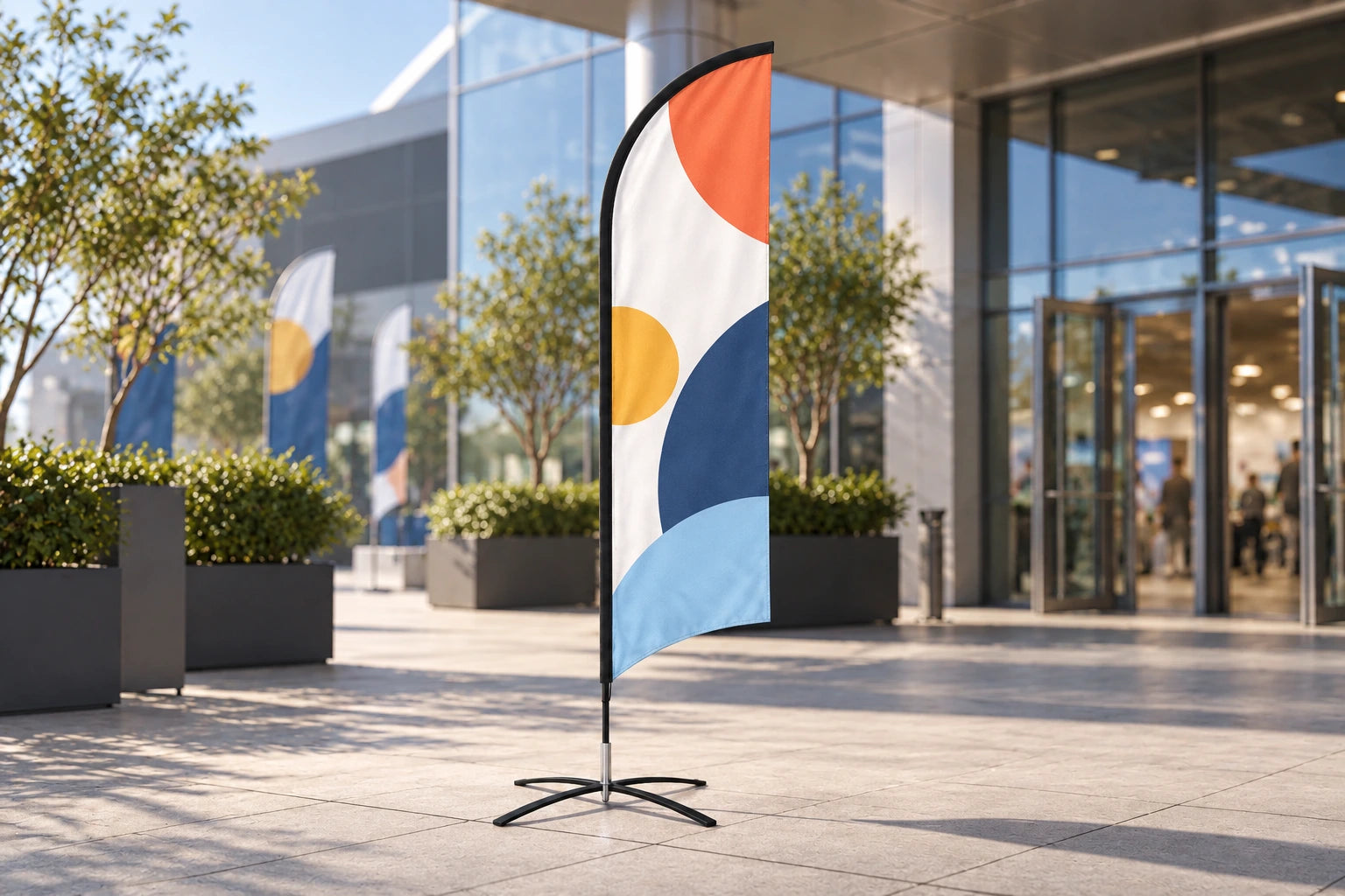 Oriflammes Feather devant un restaurant, inspiration générée par IA