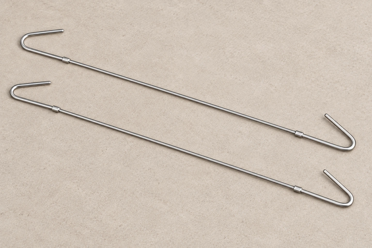 
Metal hanging springs